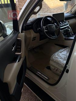 تۆیۆتا لاند کروزەر